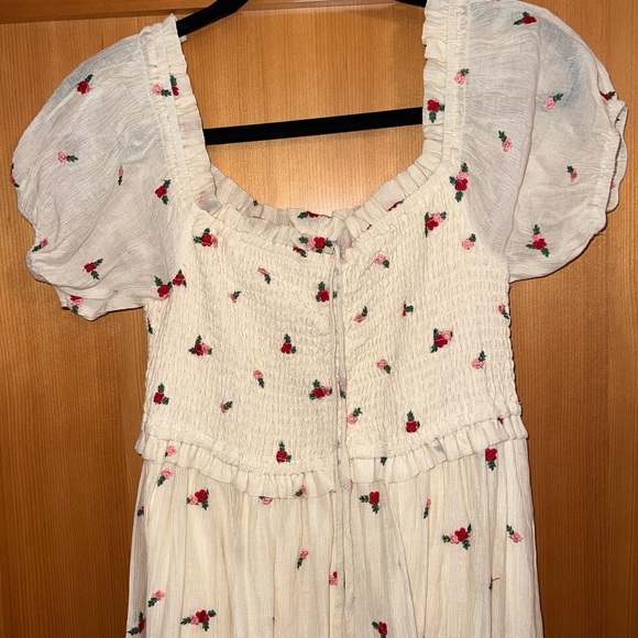 Floral Embroidered Maxi Dress - Picture 2 of 5